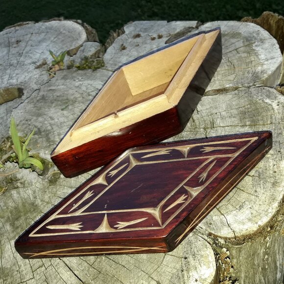 Vintage Carved Wood Box Trinket Box Collectible Wooden Boxes Diamond Shaped Gift - Picture 12 of 15